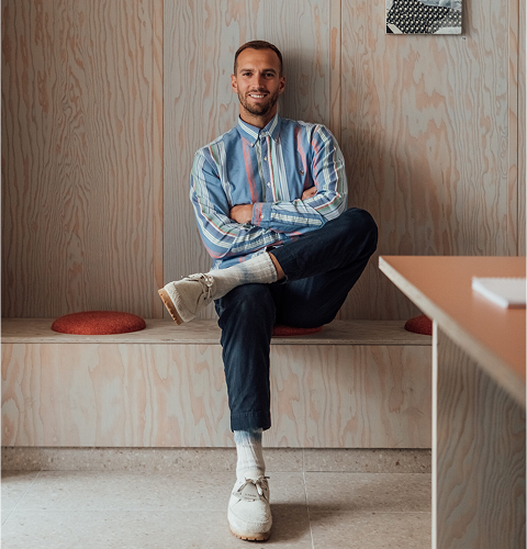 Kapil Kakar - Black & Blanc Estate Agents